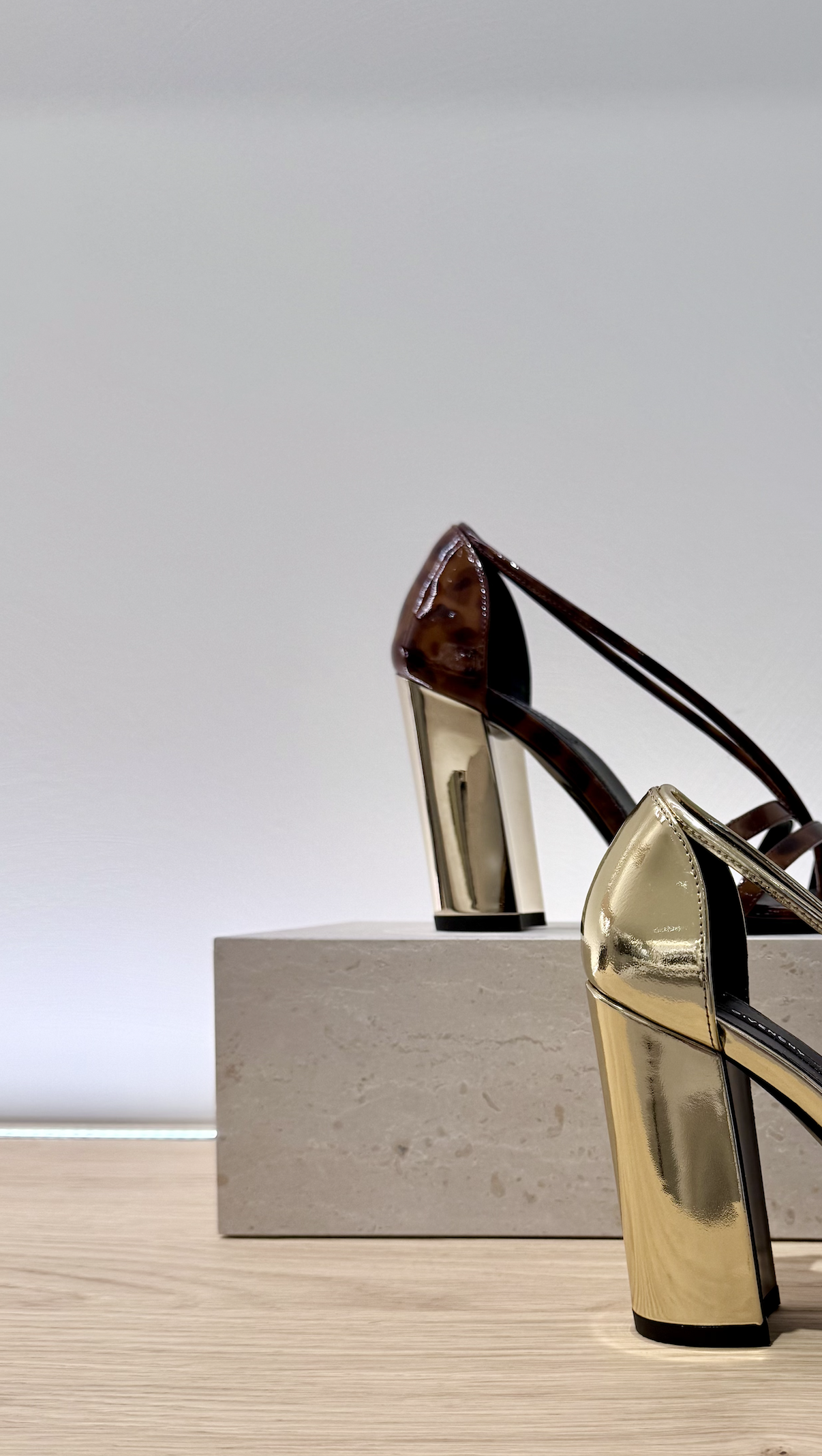 support_chaussure_pierre_dordogne_saint-honore_paris_givenchy